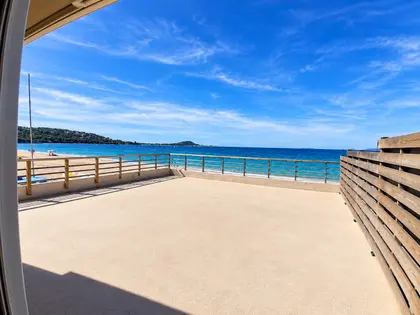 Appartement pied dans l'eau _  Terrasse 100 m²  (2)