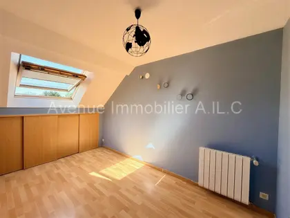 Maison de 2004 130 m².4 chambres. Proche commerces. MEAUX; (15)