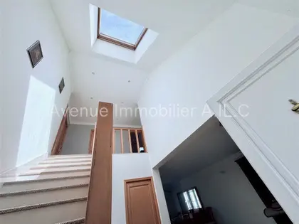 Maison de 2004 130 m².4 chambres. Proche commerces. MEAUX; (2)