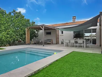 Maison de famille avec piscine (1)