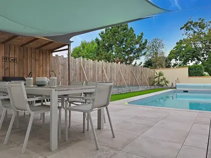 Maison de famille avec piscine (2)