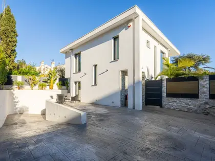 Toulon, Cap Brun - Villa contemporaine proche de la mer (1)