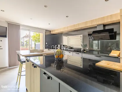 PROPRIÉTÉ DE STANDING – 287 m² – PISCINE 11 x 5 m – TERRAIN 2 522 m² (8)