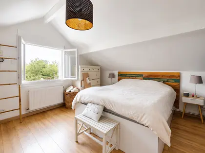 Maison individuelle rénovée – 3 chambres – Jardin, terrasse & stationnements – Houilles Main de Fer (16)