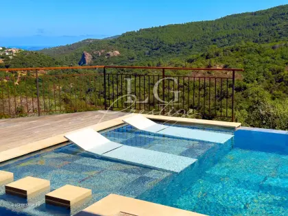 À 10 min de Mandelieu – Villa d'architecte dans domaine fermé (23)