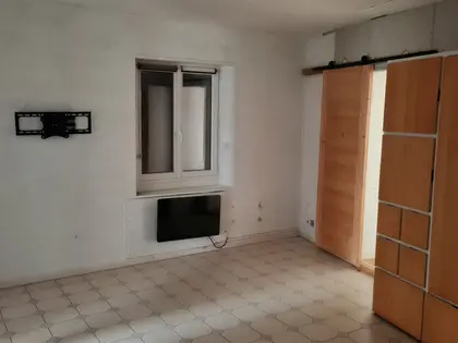 Maison de ville à rafraîchir  (10)