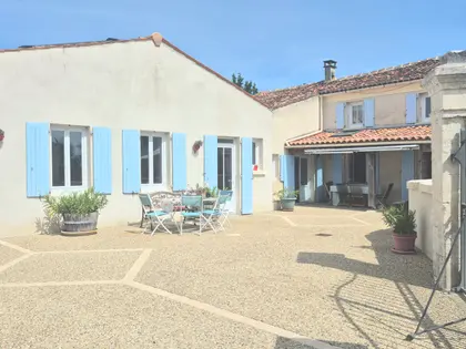 Très agréable maison de village atypique et lumineuse  (1)