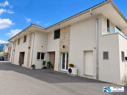 Deux villas, une seul propriété, une fois neuf pièces, une fois deux pièces et demie-et deux pièces et demie, modulable en trois pièces et demie  (2)