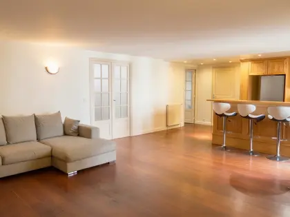 Charmant appartement 10 ème  (5)