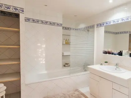 Charmant appartement 10 ème  (6)