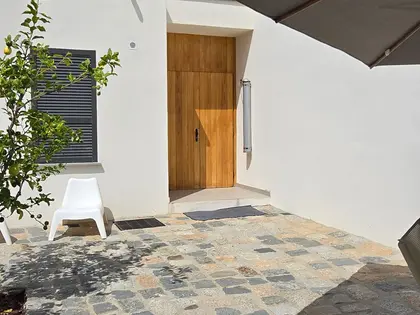 Magnifique propriéte dans 3 hectares doliviers piscine (2)