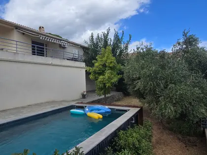 Belle villa Type T4 - piscine et garage - vue mer et village (12)