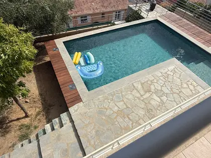 Belle villa Type T4 - piscine et garage - vue mer et village (2)