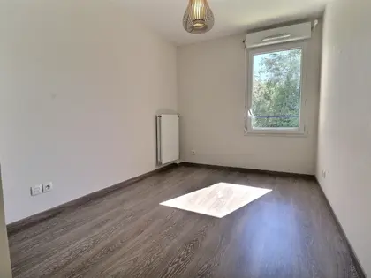 appartement  exposé sud avec terrasse et box (7)