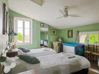 Maison 16 pièces - 484 m² - Andancette (47)