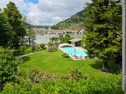 Maison 16 pièces - 484 m² - Andancette (53)