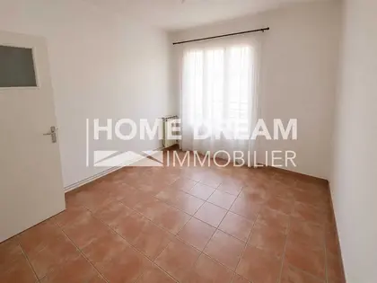 Toulon – Quartier Claret | T3 traversant avec deux terrasses, ascenseur et cave (1)