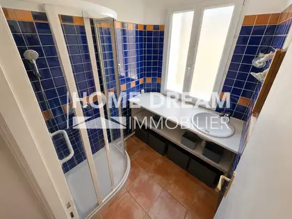 Toulon – Quartier Claret | T3 traversant avec deux terrasses, ascenseur et cave (4)