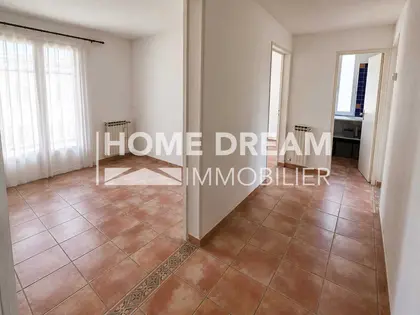 Toulon – Quartier Claret | T3 traversant avec deux terrasses, ascenseur et cave (3)