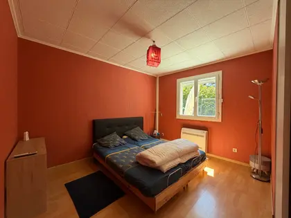 Maison familiale à vendre à Saint-Jean-d’Illac – vie de plain-pied et terrain arboré de 1 002 m² (5)