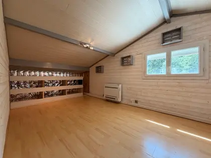 Maison familiale à vendre à Saint-Jean-d’Illac – vie de plain-pied et terrain arboré de 1 002 m² (12)
