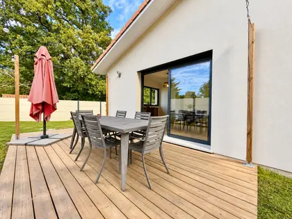 Maison de plain-pied rénovée à Lanton – 171 m² deux espaces de vie et terrain de 792 m² (8)