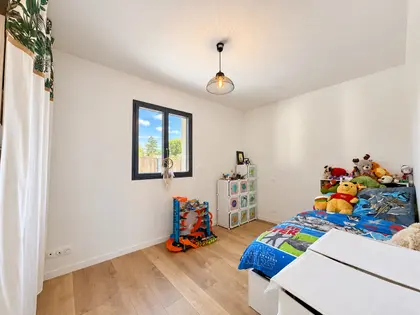 Maison de plain-pied rénovée à Lanton – 171 m² deux espaces de vie et terrain de 792 m² (6)