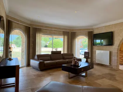 Villa de plain-pied à vendre à Ambarès-et-Lagrave – inspiration provençale et grand terrain clos (14)