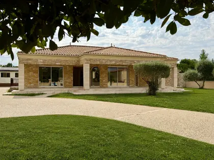 Villa de plain-pied à vendre à Ambarès-et-Lagrave – inspiration provençale et grand terrain clos (2)