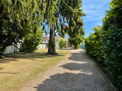 Maison de caractère à vendre à Biganos centre – 223 m² à réinventer (34)