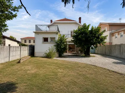 Maison de caractère à vendre à Biganos centre – 223 m² à réinventer (30)