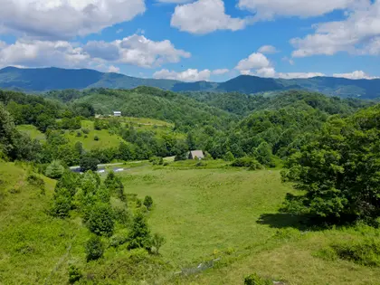 Honeycreek Highlands | 22-Acre Farm Estate Near Boone, NC (49)