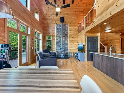 Custom Mountain Home Near the Blue Ridge Parkway (6)
