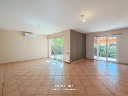 Jolie maison avec jardin (7)