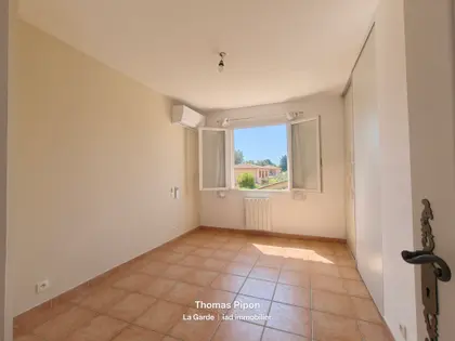 Jolie maison avec jardin (8)