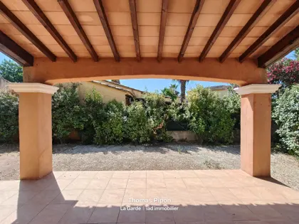 Jolie maison avec jardin (13)