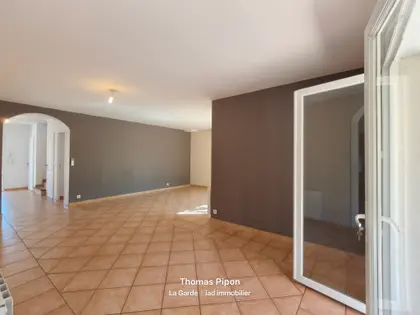 Jolie maison avec jardin (2)