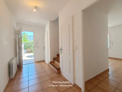 Jolie maison avec jardin (6)