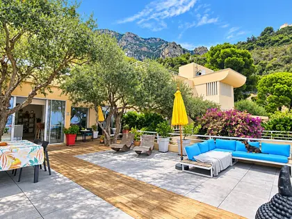 Roquebrune Cap Martin T3 avec Terrasse de 100m² (8)