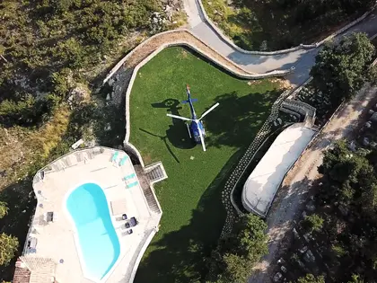 DOMAINE  (9)