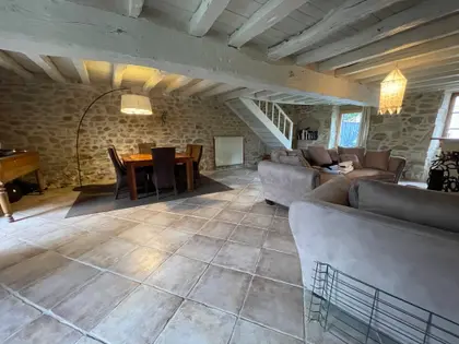 Belle maison en pierre de 320 m2 habitable sur 1 hectare de terrain  (2)