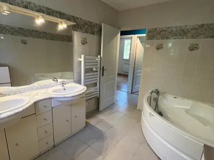 Maison à 3 kilomètres de SARLAT (15)