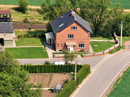 Belle villa 4 façades haut potentiel  (14)