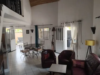 SUPERBE VILLA RENOVEE AVEC JACUZZI SITUEE DANS UNE RESIDENCE A PIEDS DE LA PLAGE - SALY CENTRE (10)