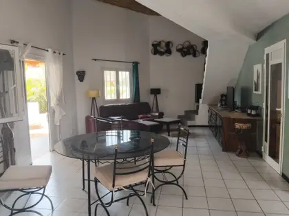SUPERBE VILLA RENOVEE AVEC JACUZZI SITUEE DANS UNE RESIDENCE A PIEDS DE LA PLAGE - SALY CENTRE (12)
