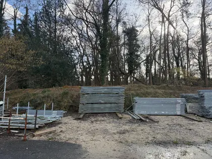 Entrepôt de 1250 m2 de stockage et de bureaux, sur un terrain de 4570 m2  (2)