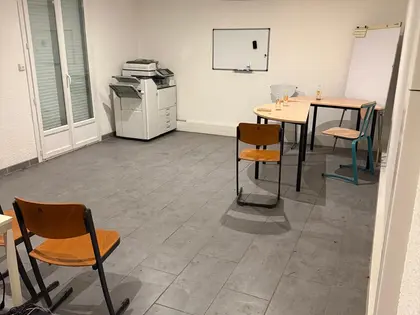 Entrepôt de 1250 m2 de stockage et de bureaux, sur un terrain de 4570 m2  (8)