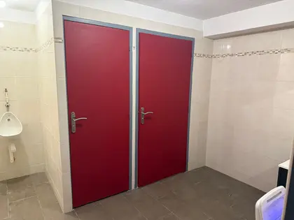 Entrepôt de 1250 m2 de stockage et de bureaux, sur un terrain de 4570 m2  (10)