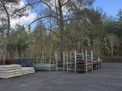 Entrepôt de 1250 m2 de stockage et de bureaux, sur un terrain de 4570 m2  (3)