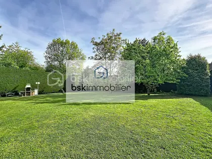 Maison familiale, 6 chambres, piscine couverte et terrain de 1 830 m² (5)